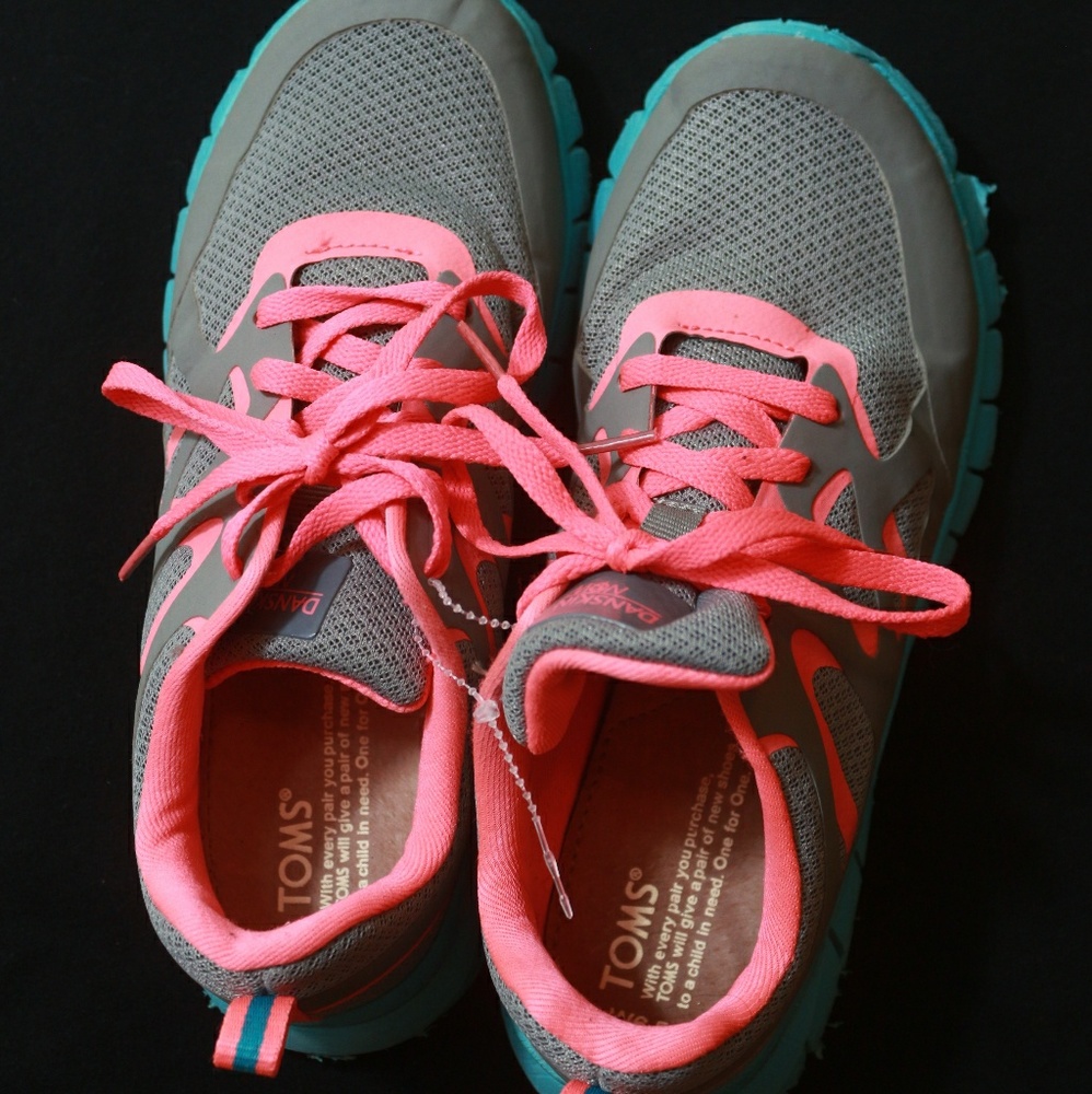 Tom's Tennis Shoes